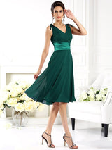 V-Neck Elegant Sleeveless Short Chiffon Bridesmaid Dresses-Ballbella