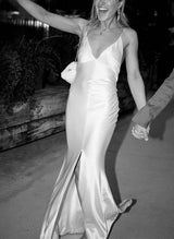 V-Neck Sleeveless Floor-Length Wedding Dresses-Ballbella