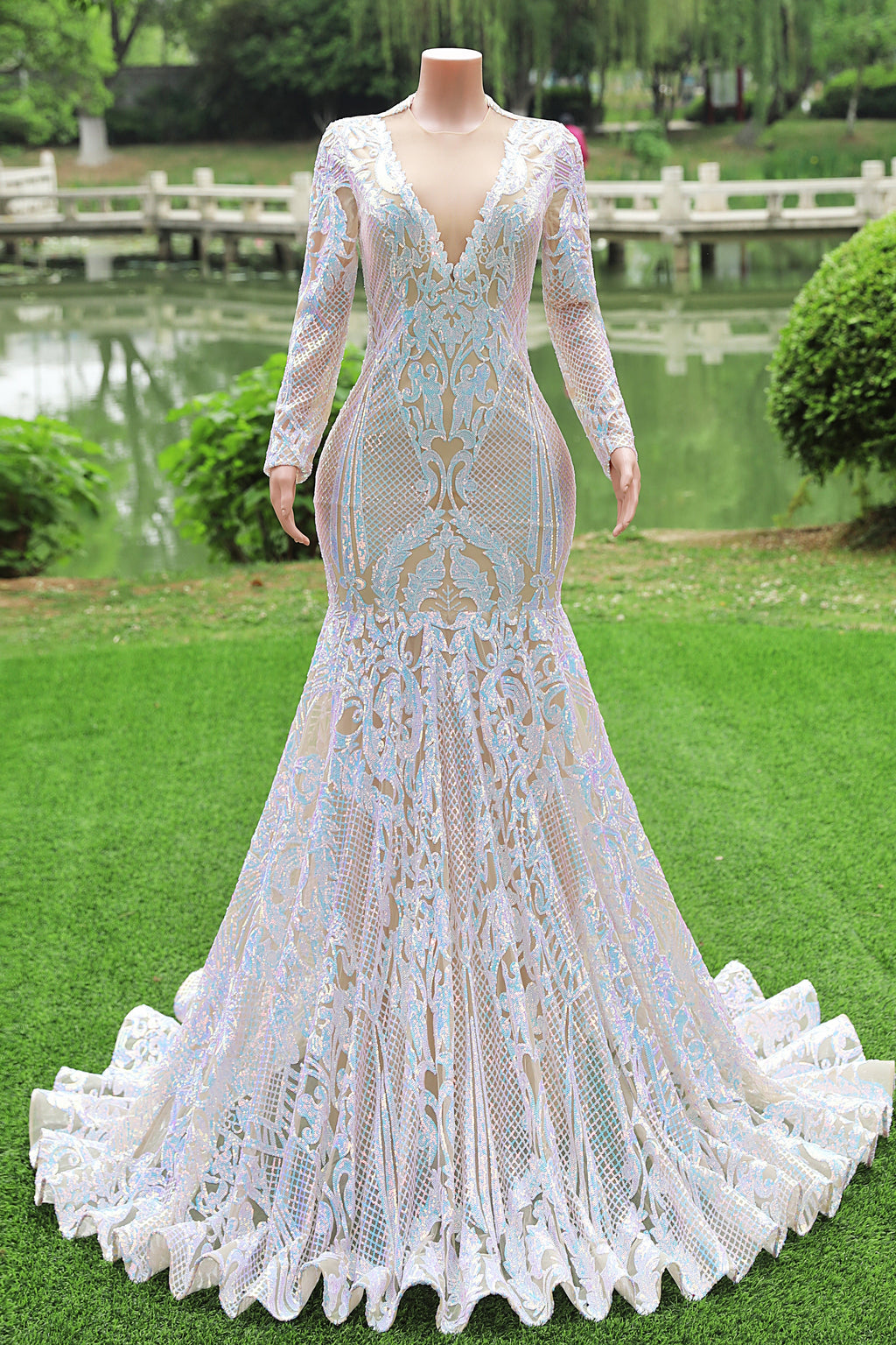 White V-neck Long sleeves Mermaid Sparkle Sequin Prom Dresses White V-neck Long sleeves Mermaid Sparkle Sequin Prom Dresses