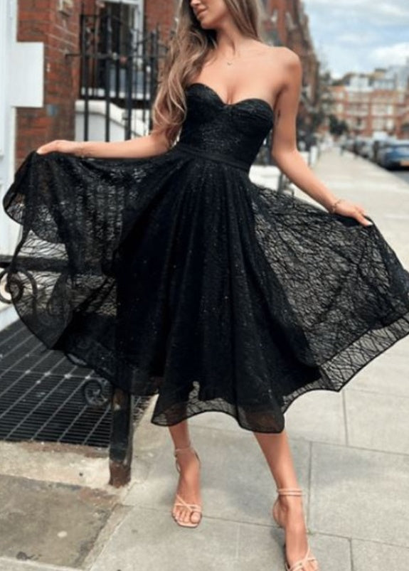Strapless  A-Line Lace Knee-Length Homecoming Dresses