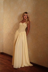 Chic Daffodil Halter Sweetheart Sleeveless Chiffon Prom Dresses Floor Length With Lace-Up Back