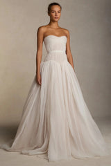 Elegant Strapless Sleeveless Tulle Prom Dresses A-Line With Pleats