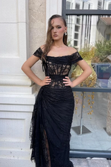 Glamorous Black Off The Shoulder Lace Mermaid Prom Dresses Sheath With Pleats