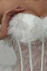 Elegant White Sweetheart Strapless Sleeveless Tulle Lace Homecoming Dresses Mini With Pleats
