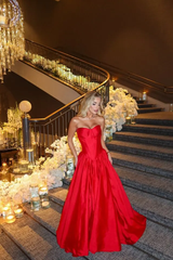 Luxurious Red Sweetheart Strapless Sleeveless Satin Prom Dresses A-Line With Zipper Pleats
