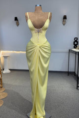 Elegant Daffodil Spaghetti-Straps Sleeveless Mermaid Satin Prom Dresses Sheath With Pleats