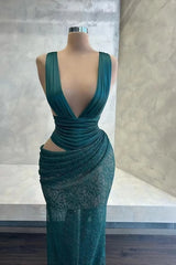 Graceful V-Neck Sleeveless Mermaid Prom Dresses Floor Length With Pleats