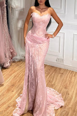 Elegant Pink Strapless Sweetheart Sleeveless Lace Mermaid Prom Dresses High Split With Pleats
