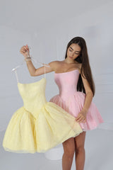 Pretty Strapless Sleeveless Lace Homecoming Dresses Mini With Pleats