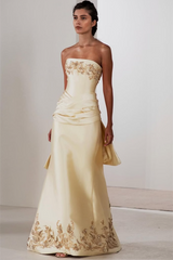 Romantic Daffodil Strapless Sleeveless Satin Prom Dresses Floor Length With Zipper Pleats