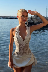 Elegant V-Neck Halter Sleeveless Lace Homecoming Dresses Mini With Pleats