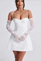 Pretty White Spaghetti-Straps Sleeveless Sweetheart Satin Homecoming Dresses Mini With Flower