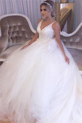 Ballbella offers beautiful A-line Lace Ball Gown Wedding Dresses to fit your style, body type fashion sense. Check out the Ball Gown prom dress of your dreams!