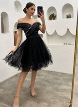 A-Line Off-The-Shoulder Sleeveless Homecoming Dresses-Ballbella
