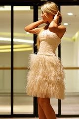 A-line Strapless Knee Length Tulle Feather Homecoming Dress-Ballbella