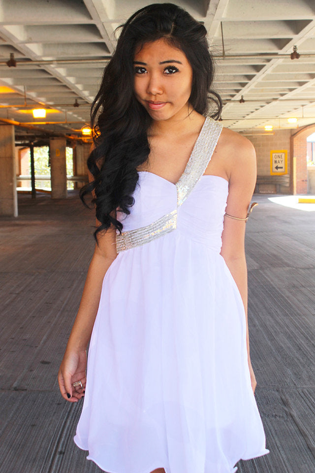 A-line Sweetheart Diagonal Strap Floor Length Chiffon Paillette Prom Dress-Ballbella