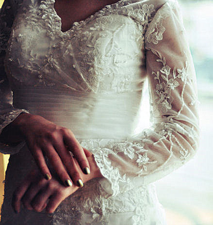 A-line V-neck Floor Length Tulle Applique Lace Wedding Dress-Ballbella
