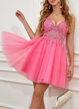 A-Line V-neck Sleeveless Short/Mini Tulle Homecoming Dresses With Appliques Lace-Ballbella