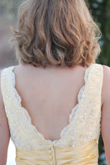 A-line V-neck Wide Strap Knee Length Organza Lace Rhinestone Prom Dress-Ballbella