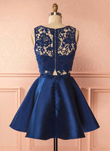 A-Line/Princess Scoop Neck Satin Short/Mini Homecoming Dress With Appliques Lace-Ballbella