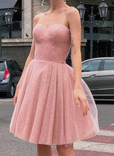 A-Line/Princess Sleeveless Knee-Length Strapless Tulle Homecoming Dress With Pleated-Ballbella