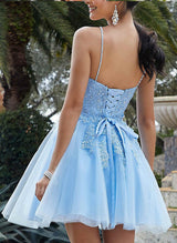 A-Line/Princess Sleeveless Knee-Length V-Neck Tulle Homecoming Dresses with Appliques Lace-Ballbella