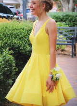 A-Line/Princess V-neck Sleeveless Satin Short/Mini Homecoming Dresses WIth Ruffle-Ballbella
