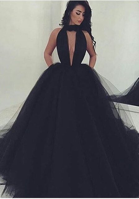 This beautiful Amazing Black V-Neck Tulle Ball-Gown Prom Party Gownswill make your guests say wow. The High Neck bodice is thoughtfully lined,  and the Floor-length skirt with to provide the airy,  flatter look of Tulle.