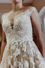 Amazing Long A-line Lace Wedding Dresses With Train-Ballbella