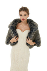 Amey - Winter Faux Fur Wedding Wrap-Ballbella