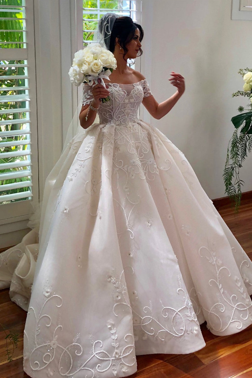 ball gown sleeveless off-the-shoulder applique satin floor-length dresses A-Line/Princess Applique Off-the-Shoulder Sleeveless Floor-Length Dresses  Prom Evening Dress Ball Gowns
