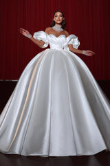 Ball Gown Strapless Sweetheart Bubble Sleeves Applique Floor-length Backless With Side Train Wedding Dress-Ballbella