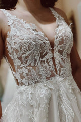 Ballbella Sparkly Chic Wedding Gowns With Lace V-neck-Ballbella