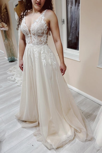 Ballbella Sparkly Chic Wedding Gowns With Lace V-neck-Ballbella