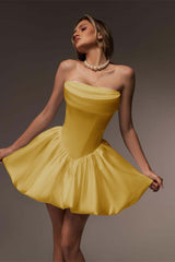 Beautiful Strapless Satin Homecoming Dresses Sleeveless A-Line Mini With Pleats-Ballbella