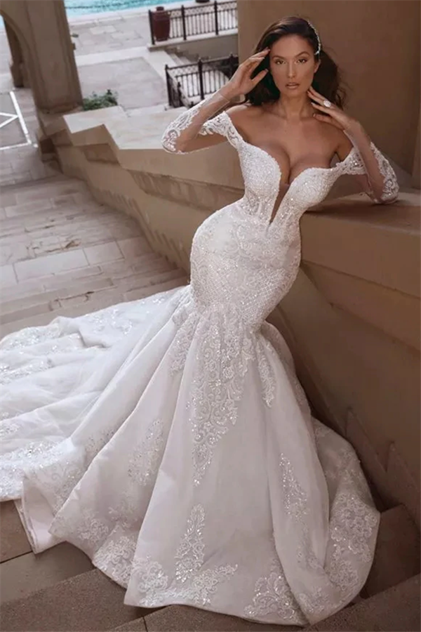 Ballbella.com supplies you Cap sleeves Mermaid Long Train White Wedding Dresses Online, extra coupons to save you a heap.