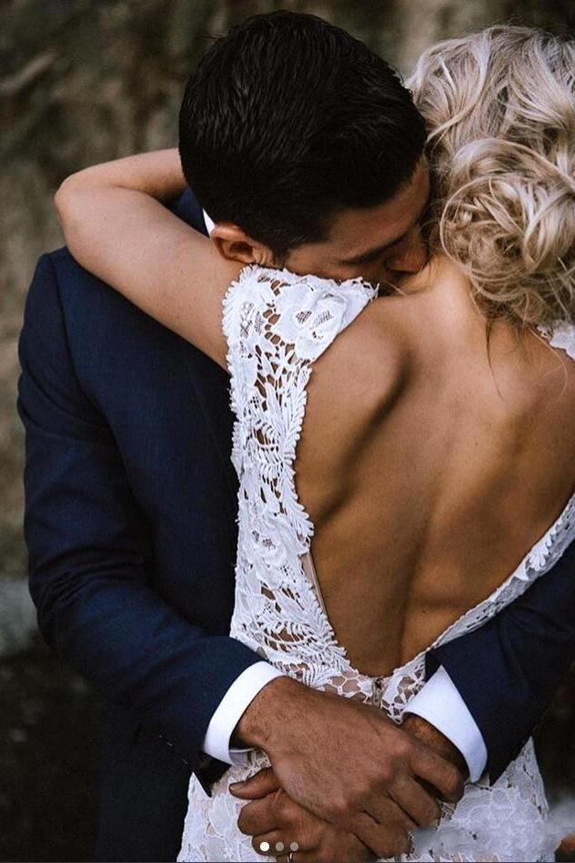 Cap sleeves Modern Backless Lace Ivory Court Train Beach Wedding Dress-Ballbella