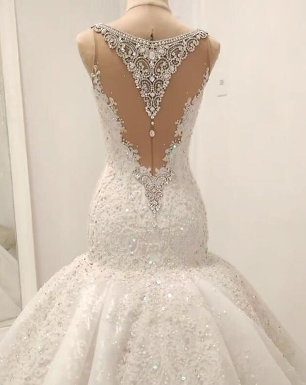 Any idea of dress for your big day? Ballbella custom made you this Cap Sleeves Sparkle Diamond Fit and Flare Wedding Dresses at factory price, fast delivery worldwide.