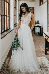 Casual Wedding Dress Tulle A-line Chic V-Neck Sleeveless Lace Long Bridal Gowns-Ballbella