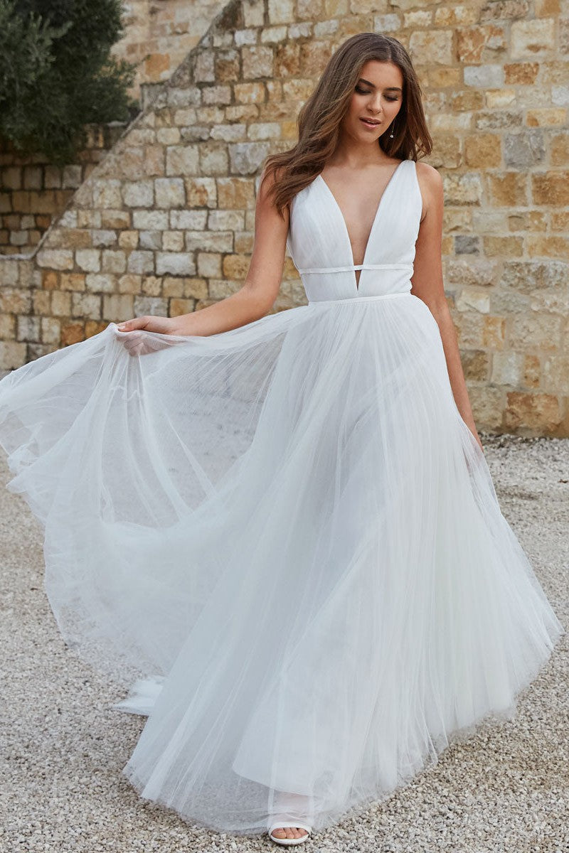 casual white wedding dress Casual White Wedding Dress A-Line Chic V-Neck Sleeveless Long Pleated Tulle Bridal Gowns