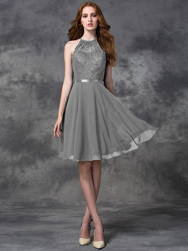 Charming Halter Lace Sleeveless Short Chiffon Bridesmaid Dresses-Ballbella