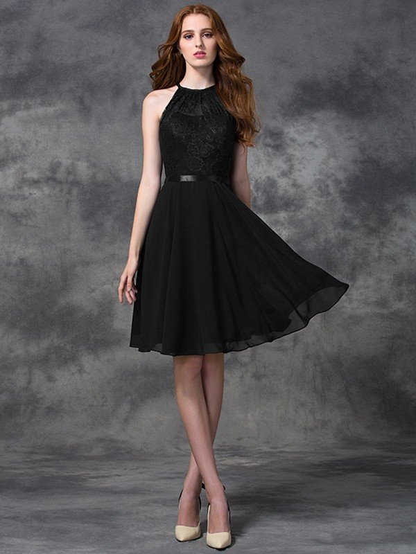Charming Halter Lace Sleeveless Short Chiffon Bridesmaid Dresses-Ballbella