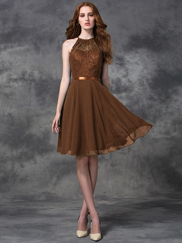 Charming Halter Lace Sleeveless Short Chiffon Bridesmaid Dresses-Ballbella