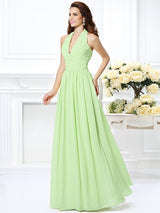 Charming Halter Pleats Sleeveless Long Chiffon Bridesmaid Dresses-Ballbella
