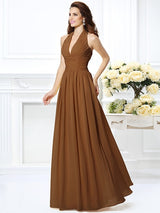 Charming Halter Pleats Sleeveless Long Chiffon Bridesmaid Dresses-Ballbella