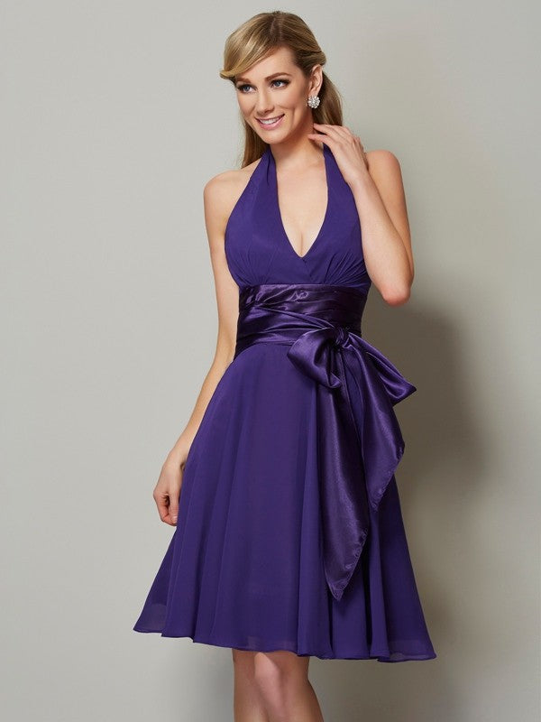 Charming Halter Sleeveless Short Chiffon Bridesmaid Dresses-Ballbella