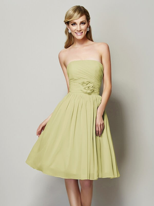 Charming Strapless Sleeveless Hand-Made Flower Short Chiffon Bridesmaid Dresses-Ballbella