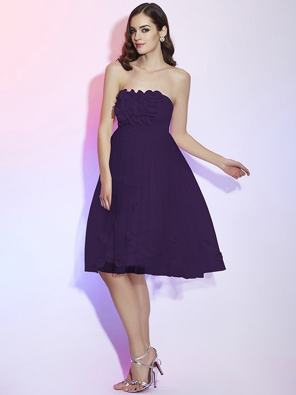 Charming Strapless Sleeveless Hand-Made Flower Short Net Bridesmaid Dresses-Ballbella
