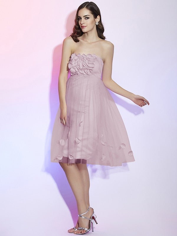 Charming Strapless Sleeveless Hand-Made Flower Short Net Bridesmaid Dresses-Ballbella