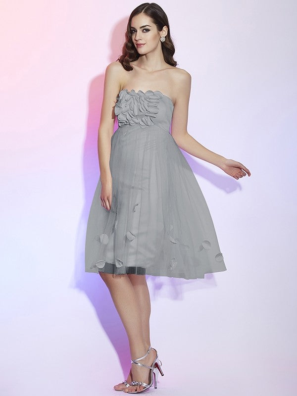 Charming Strapless Sleeveless Hand-Made Flower Short Net Bridesmaid Dresses-Ballbella